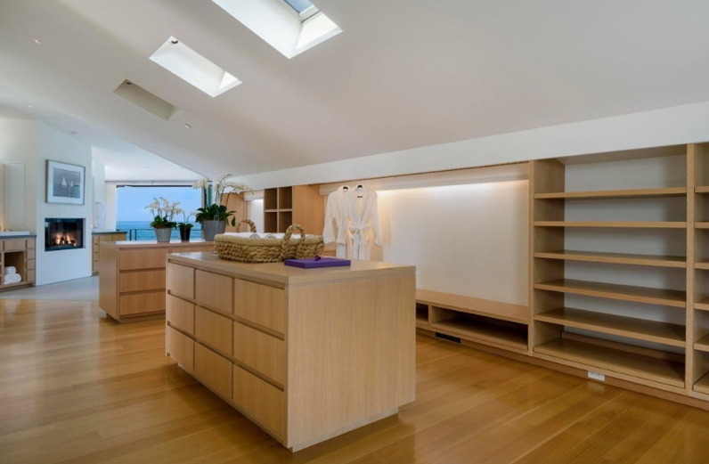 See photos of TV Host Ellen Degeneres