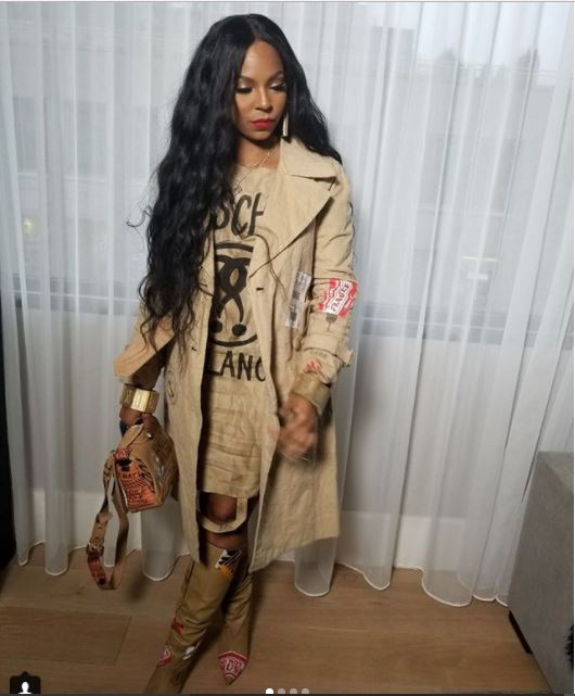 Ageless Ashanti looks flawless as she rocks matching Moschino paper bag (Photos)