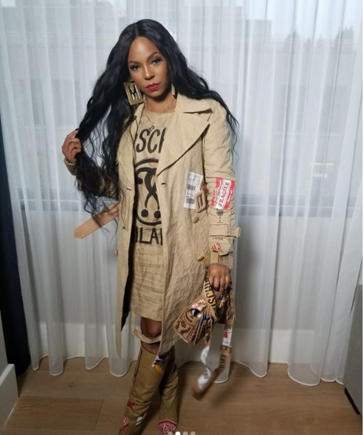 Ageless Ashanti looks flawless as she rocks matching Moschino paper bag (Photos)