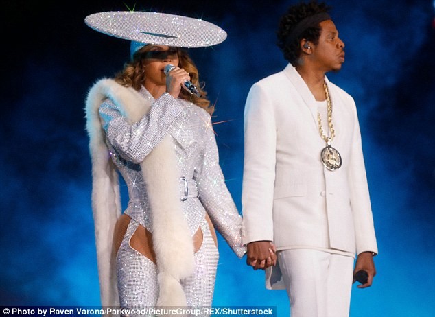  Beyonce flaunts her curvy backside in cheeky leotard during her performance with Jay-Z in Canada (Photos)