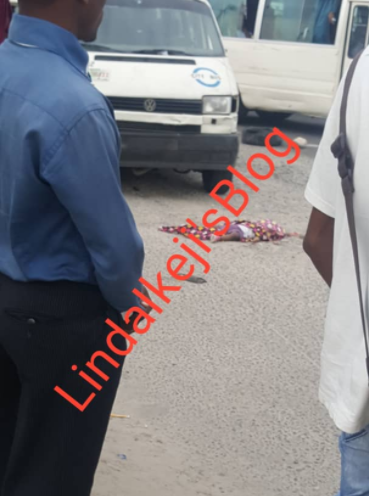 Baby crushed to death by bus as mum was crossing the road in Lekki (photos)
