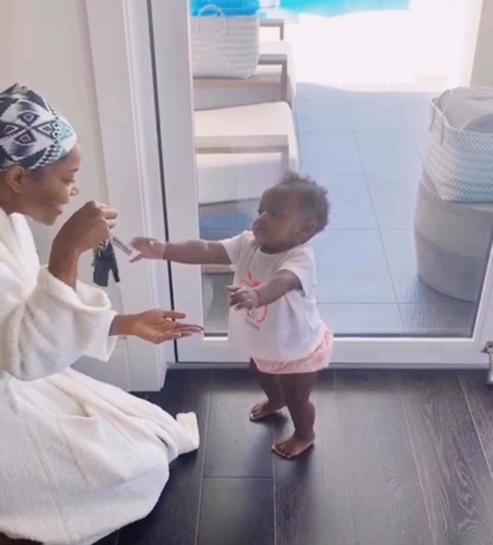 Gabrielle Union proudly shows off her daughter taking her first steps (video)