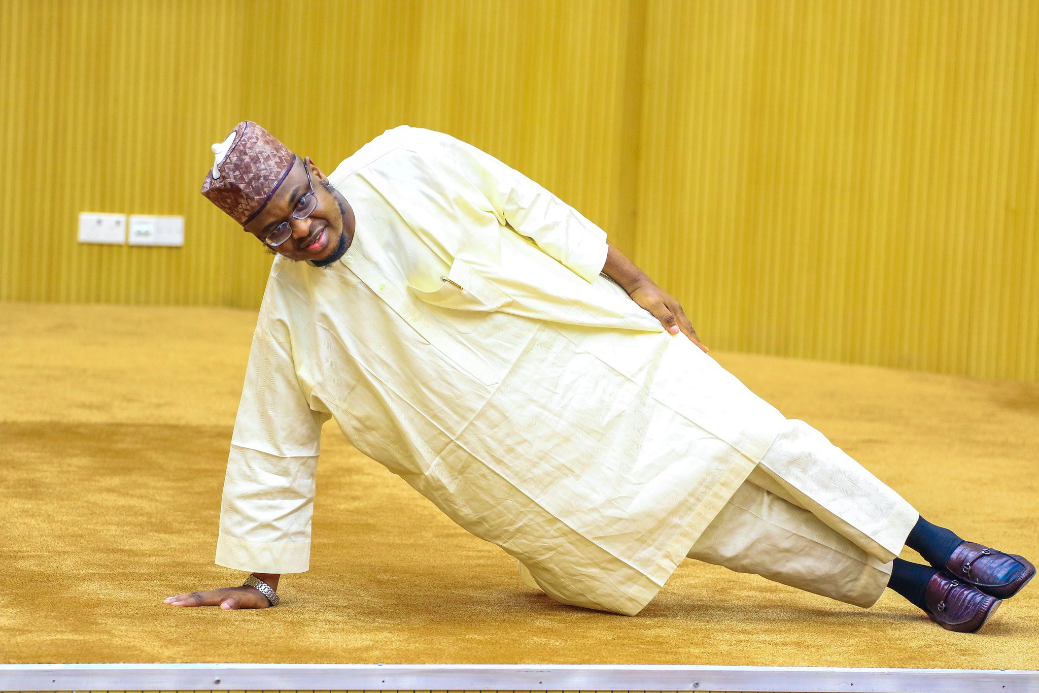 Minister of Communications and Digital Economy, Dr Isa Pantami demonstrates exercise tips in Kaftan (photos)
