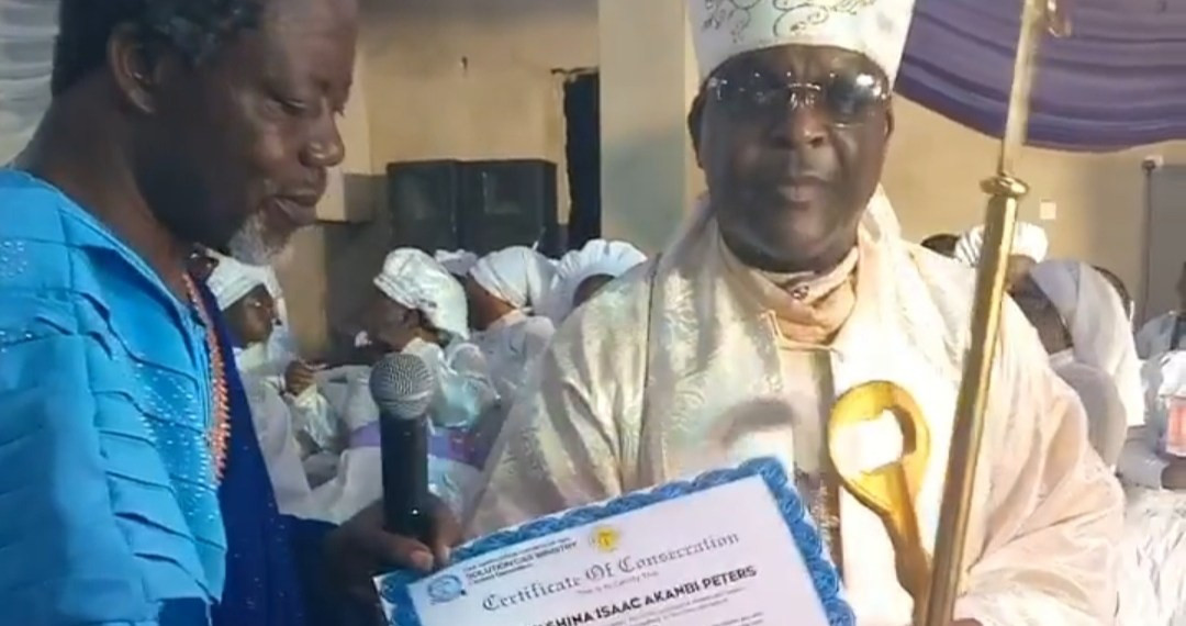 Legendary singer Sir Shina Peters ordained as Bishop