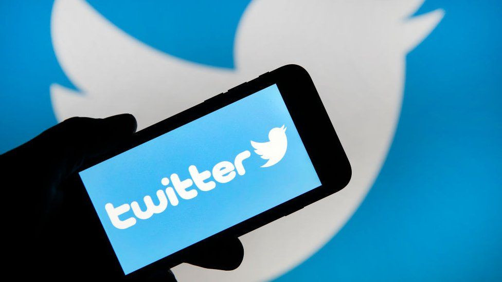 Twitter allows star users make money from subscriptions