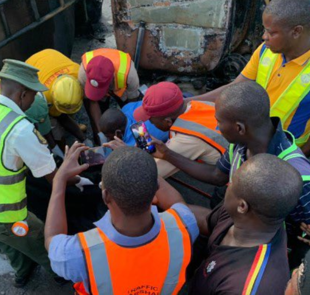 2 burnt to death, 12 vehicles destroyed as petrol tanker explodes in Ogun