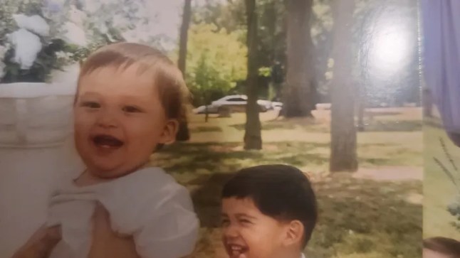 Toddler di�s in hot car 