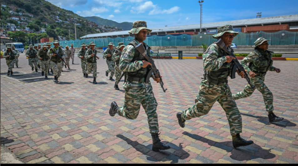 Venezuela launches â€˜massive mobilizationâ€™ amid military tensions with US