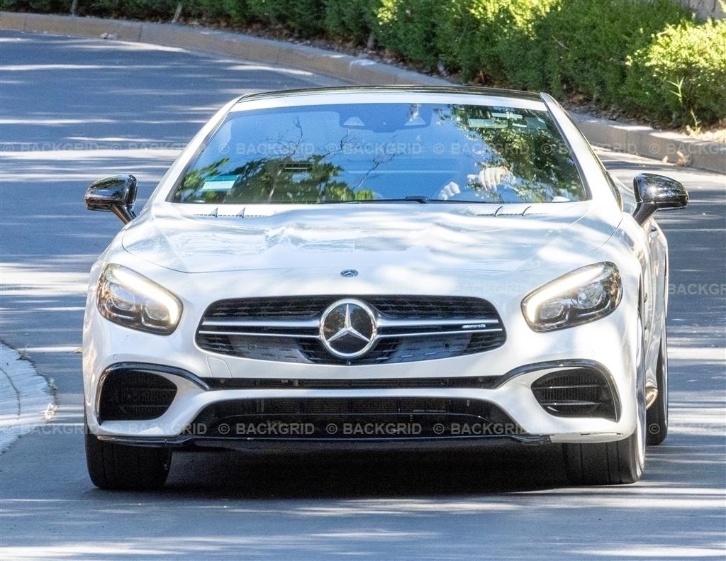 Britney Spears seen without her wedding ring in first pics since split from husband Sam Asghari (photos)