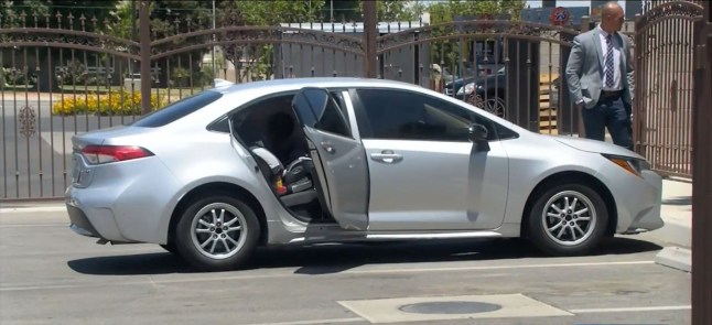 Toddler di�s in hot car 