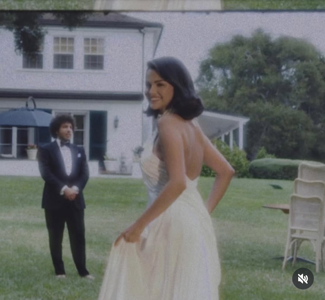 Actress Selena Gomez weds record producer Benny Blanco (photos)