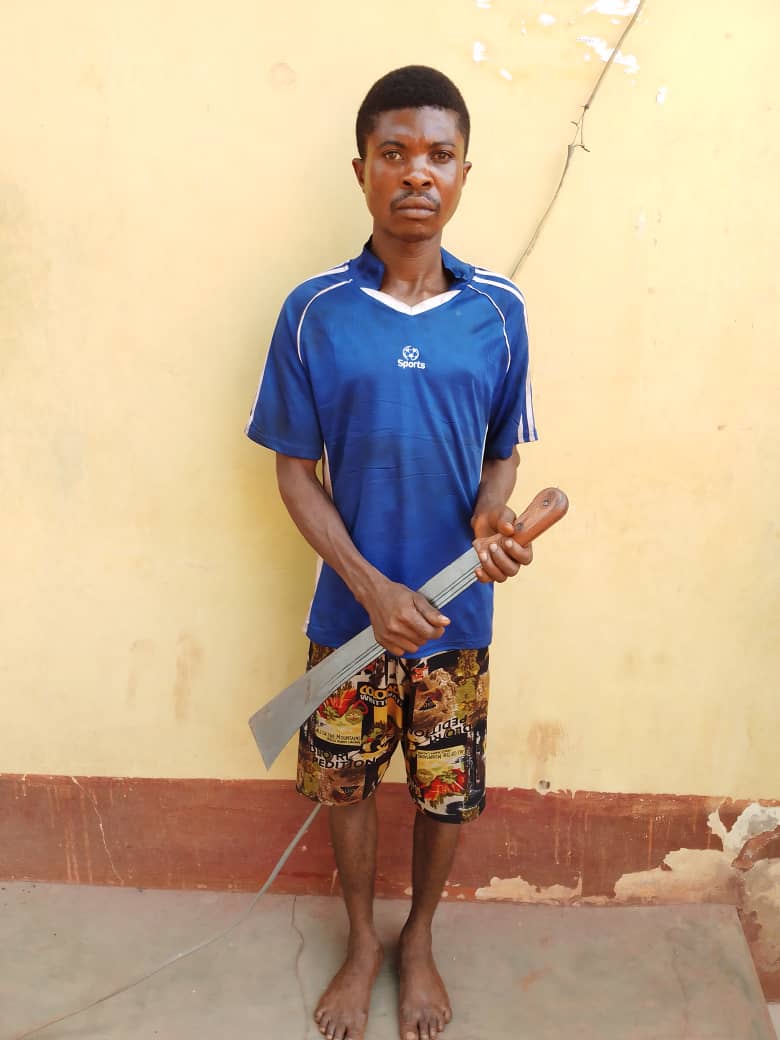 Pictured! Man cuts off wife's wrist 