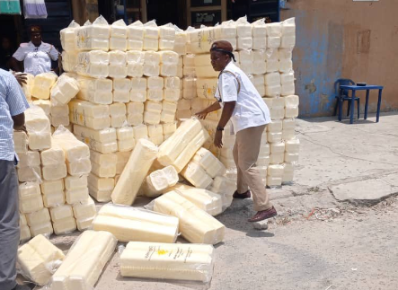 Lagos state govt invade shops, confiscate Styrofoams aka Take Away packs (photos)