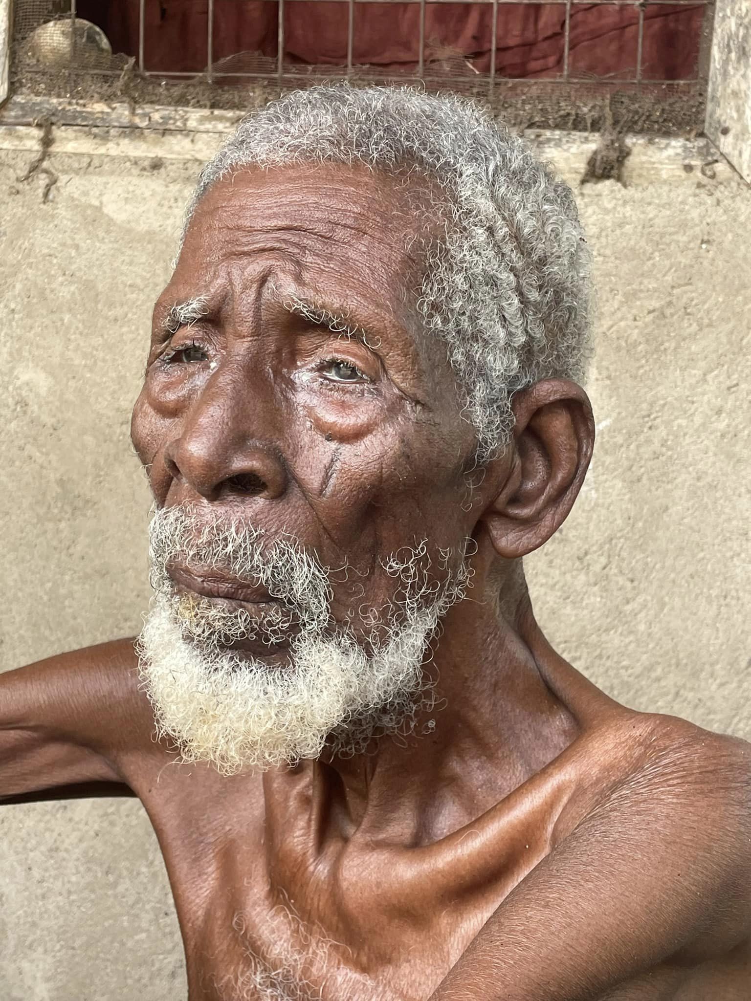 Benue man shares photos of the oldest man in his village who he claims is over 130 years old