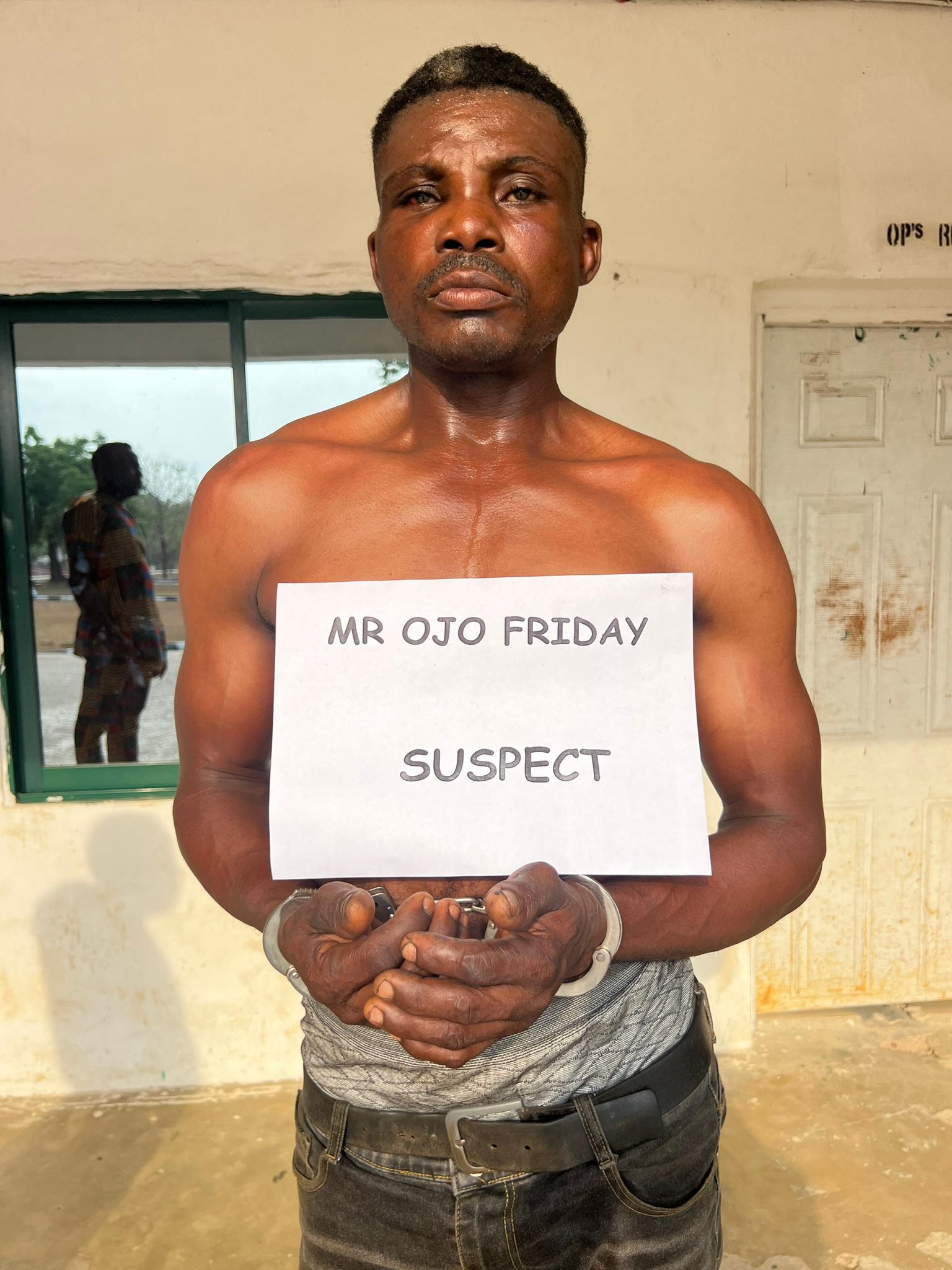 Troops receive rescued kidnap victims, arrest suspected gunrunner in Cross River